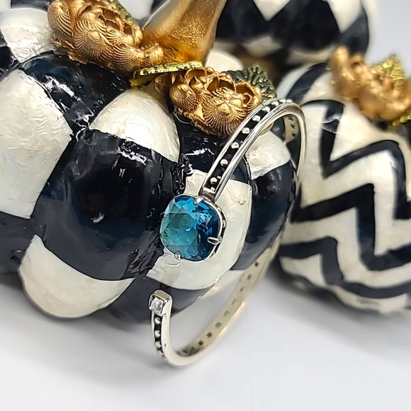 Brighton "YOUR TRUE COLOR: LOVEABLE" Swarovski Crystal Solitaire Hinged Bangle! - Picture 3 of 11